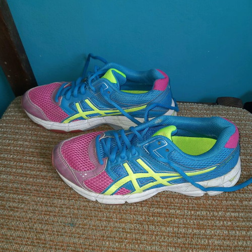 Asics sports shoes size 36 like new, blue and pink
