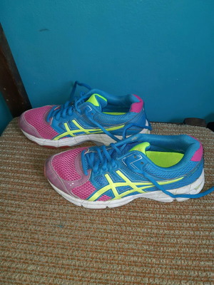 Asics sports shoes size 36 like new, blue and pink