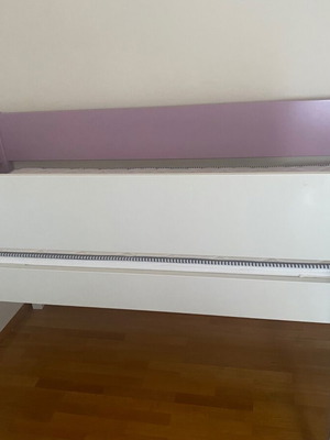 Κουκέτα Entos σαν καινούργιο, μασίφ ξύλο, λευκό και λιλά, στρώμα 0,90x2,00