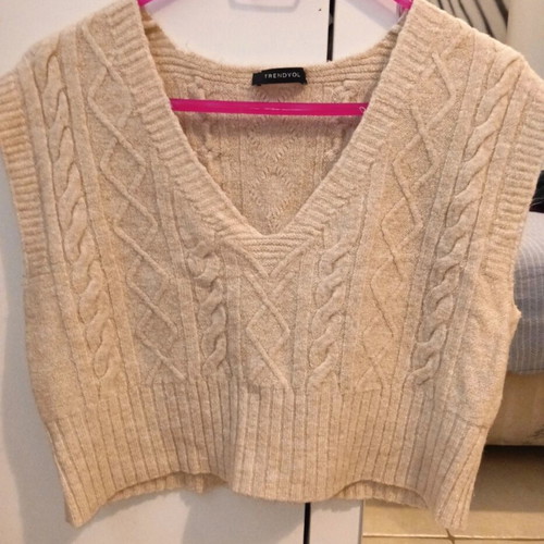 Trendyol women's vest like new, cream