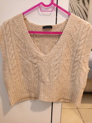 Trendyol women's vest like new, cream