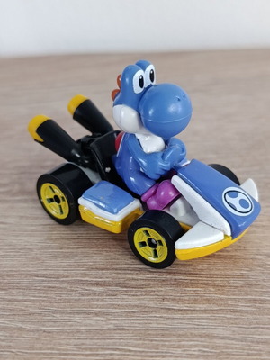 Nintendo Mario Kart Yoshi Hotwheels φιγούρα 2018 μεταχειρισμένη, σκούρο μπλε