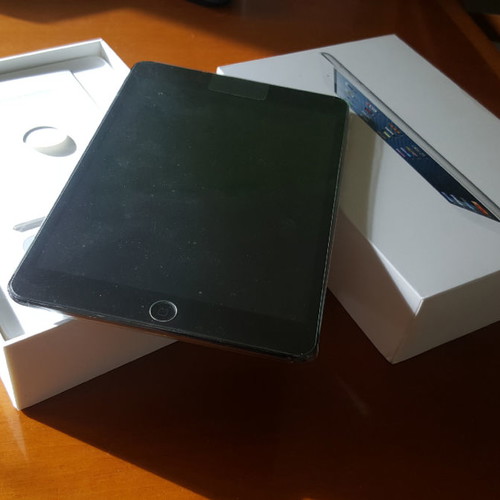iPad Mini WiFi 16GB used, white, Model A1432