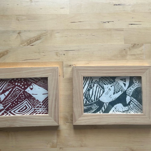 Set of small wooden frames with engravings like new