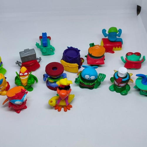 Superzings Superthings collectible figures set of 15 like new