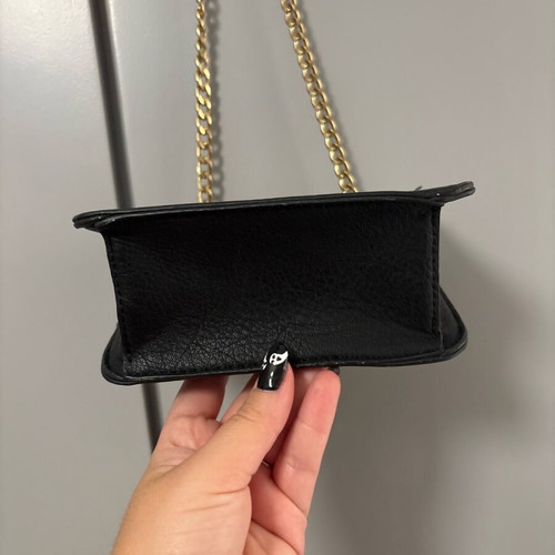 Shoulder bag with gold stars and chain like new, black