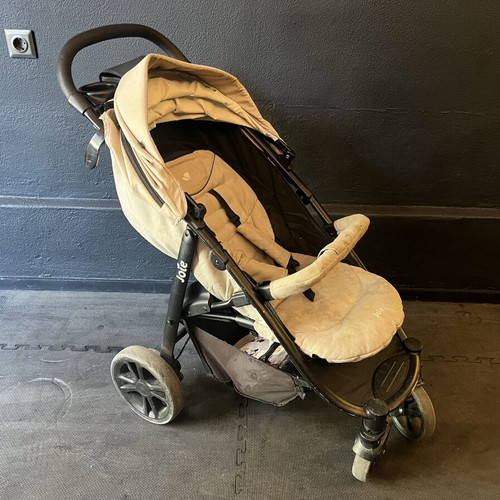 Baby stroller Jolie used with brakes