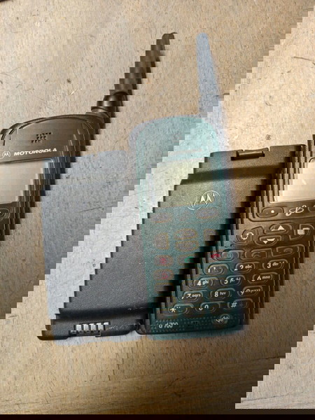 Motorola d700
