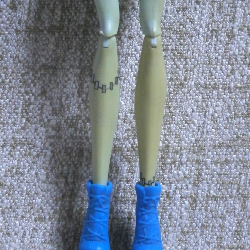 Monster High Frankie Stein Skultimate Roller Maze doll used