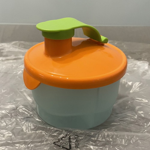 Tupperware baby food container with three compartments