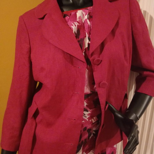 Laura Ashley summer blazer 100% linen new, dark fuchsia with floral lining