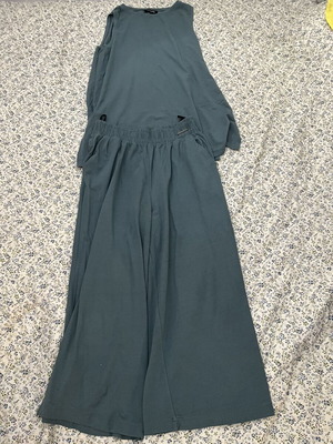 Noobas set woman’s like new, size medium-large, black multicolor