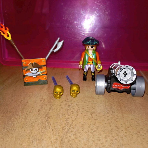 Playmobil Pirate with Cannon in Green Case new