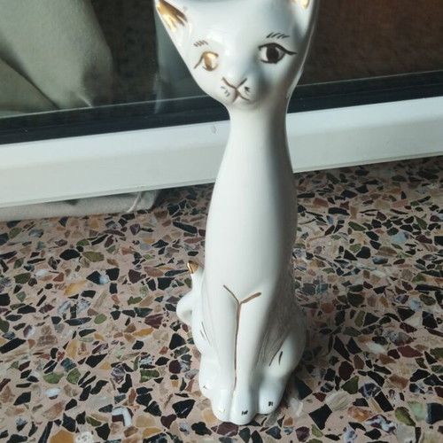 Porcelain Cat Figurine Hungary 23cm like new