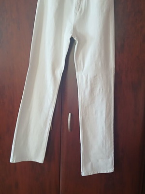 Stradivarius D98 Straight Vintage бели дънки, размер 38