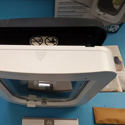 SureFlap microchip cat flap new
