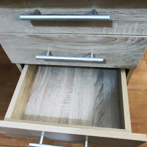 Desk slightly used, dimensions 120x60x76 cm