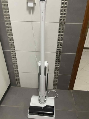 Rowenta X Clean 10 Wet & Dry stick vacuum cleaner new