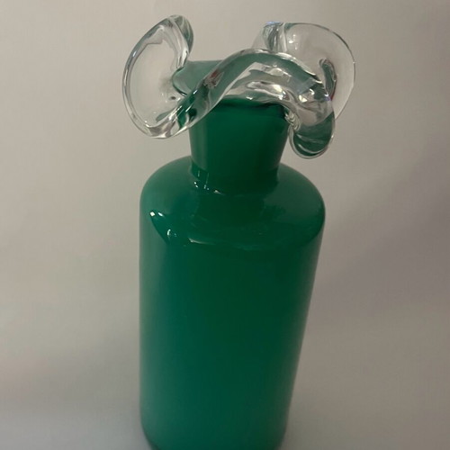 Glass handmade vase in emerald color like new
