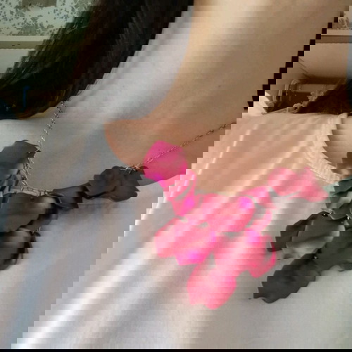 Κολιέ καινούργιο με φούξια χρώμα