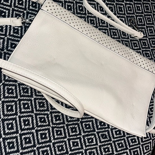 Beige envelope bag like new with detachable strap