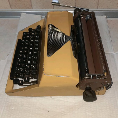 Łucznik 1301 typewriter used vintage 70s