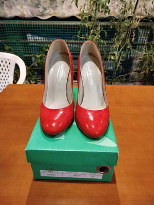 Γόβες κόκκινες λουστρίνι σαν καινούργιο μέγεθος 36