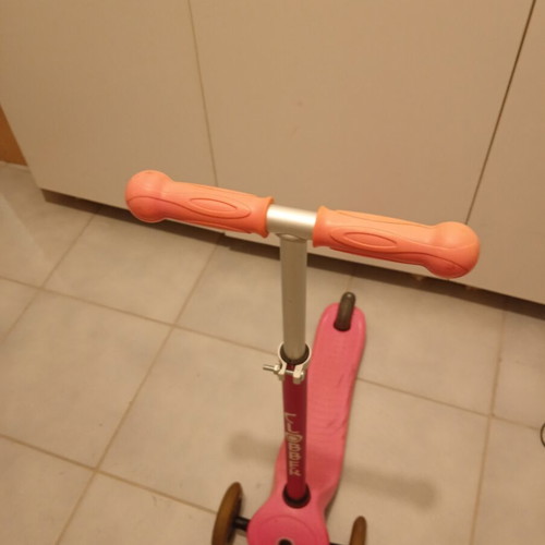 Globber scooter for ages 3-6, used, adjustable handlebar