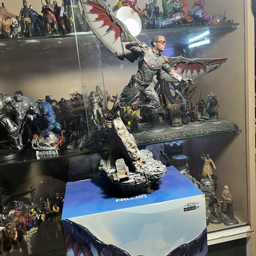 Iron Studios Falcon 1/10 Figure new, authentic