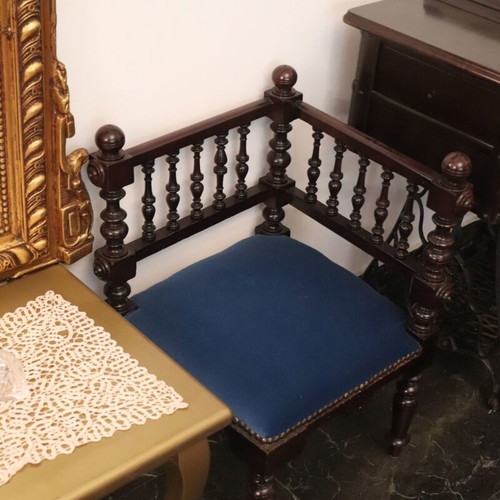 Vintage corner chair in Victorian style like new