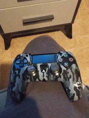 Limited Edition PS4 Camo Controller Shell like new, without remote