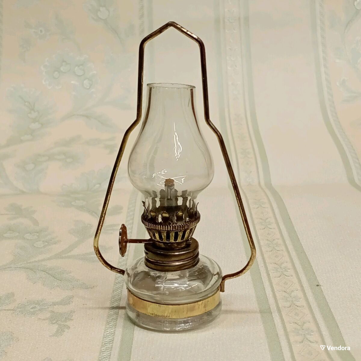 Λάμπα πετρελαίου μινιατούρα σαν καινούργιο, vintage λειτουργική