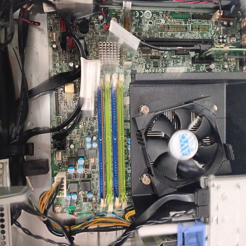 Lenovo ThinkCentre M900 Core i5-6500 επιτραπέζιος υπολογιστής σαν καινούργιος, 8GB RAM, 500GB HDD