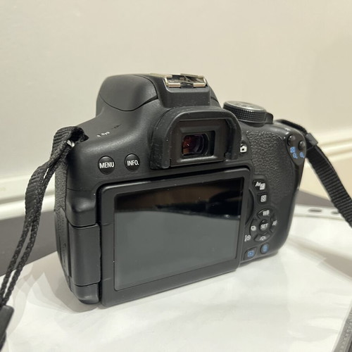Canon EOS 750D camera like new