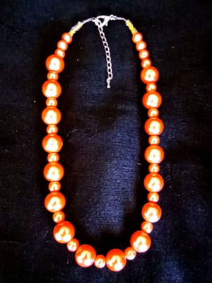 Necklace with Orange Faux Pearls graduated beads 43 cm like new