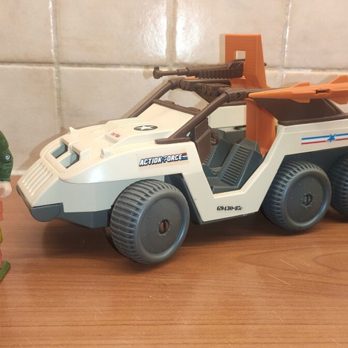 GI Joe Desert Fox and Driver Skidmark 1988 toy set like new