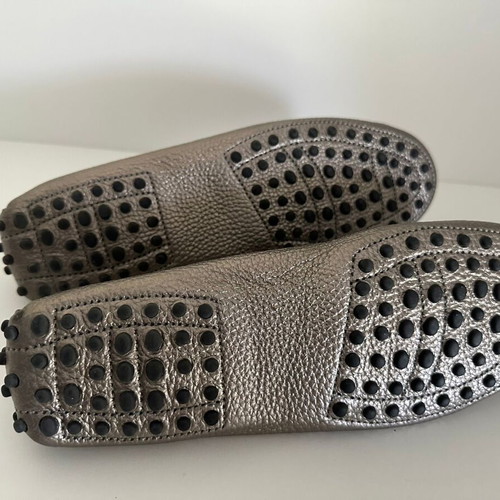 Tod's silver leather loafers Gommino, size 38