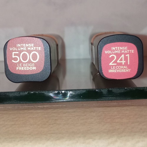 LIPSTICK LOREAL, LIP GLOSS YOUTH LAB, FOUNDATION MAX FACTOR CONCEALER RIMMEL