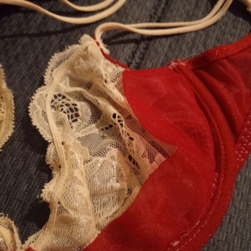 Intimissimi lace bra 75B/C, red and cream
