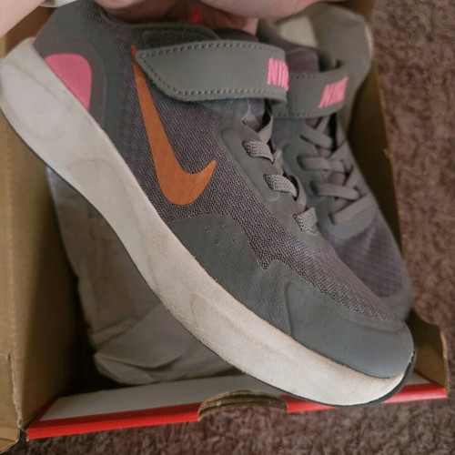 Nike αθλητικά παπούτσια σαν καινούργια, μέγεθος 32, γκρι
