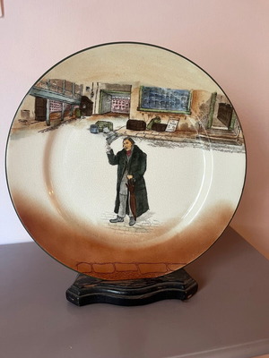 Royal Doulton porcelain used, 2 figures from Dickens fairy tale