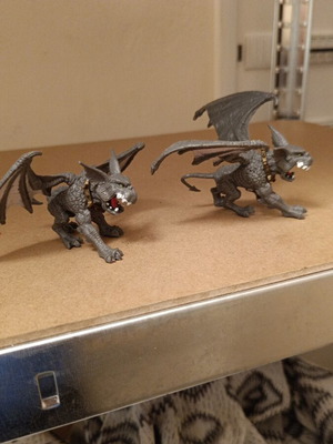 Set of 3 fantasy figures like new