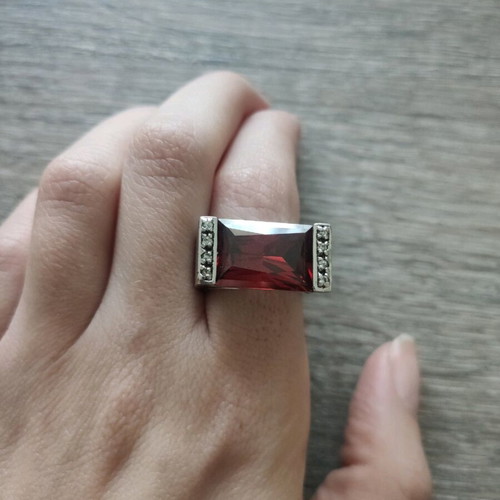 Silver 925 ring used with large red stone