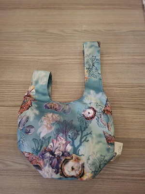Handbag like new, multicolored with zipper
