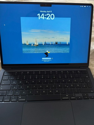 MacBook Air M4 like new, 24GB RAM, 512GB SSD