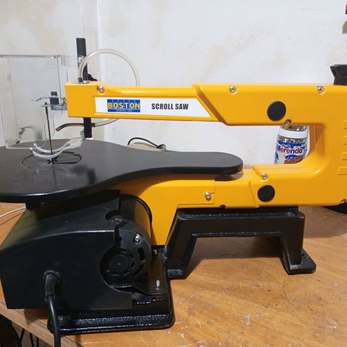 Boston scroll saw new in box with warranty and free blades