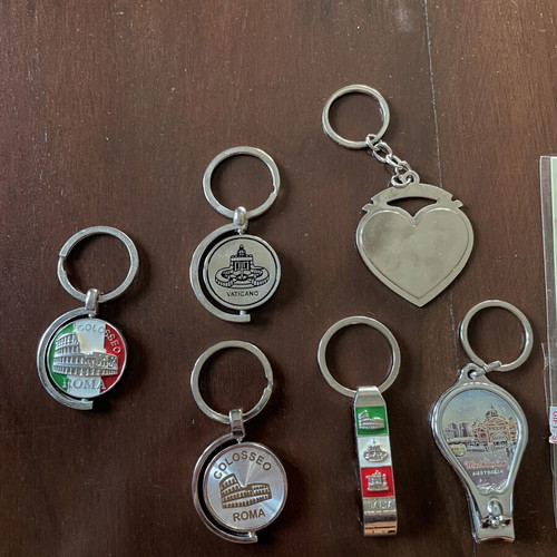 Set of 7 souvenir keychains Italy Rome Vatican & Australia Melbourne