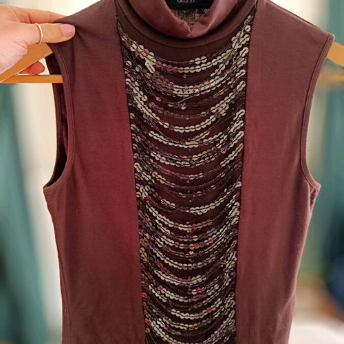 Batida sleeveless top like new, brown with sequins, size M