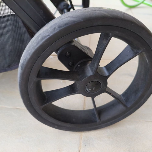 3-in-1 stroller like new, folds like a book, reversible
