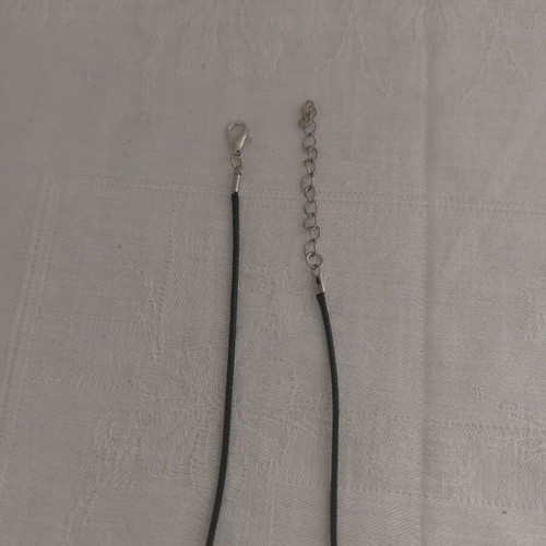 Necklace from PU leather like new, black and green, 45 cm + 5 cm extension